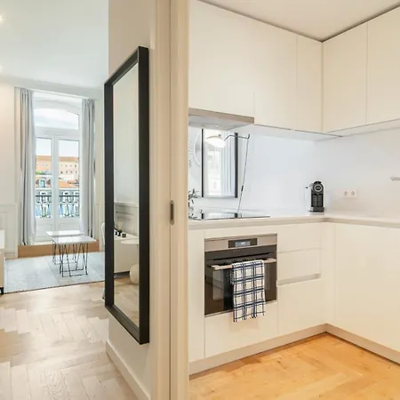 Ave Liberdade Restauradores Deluxe